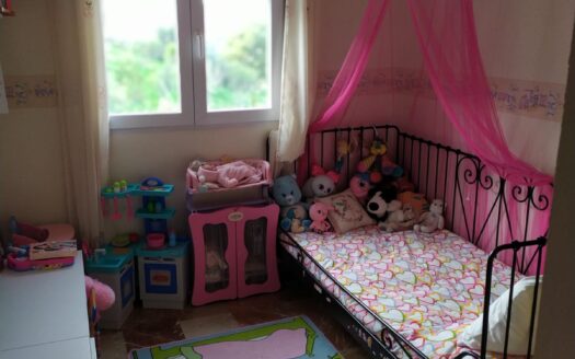 Fantástico piso reciente de 3 habitaciones con parking, piscina, padel y gimnasio