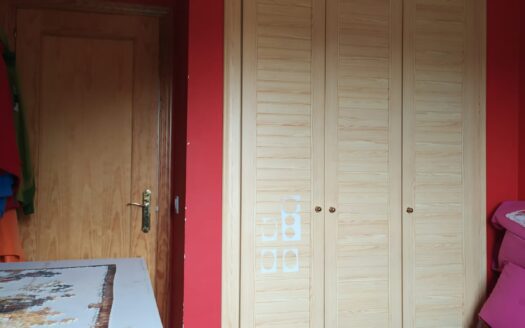 Fantástico piso reciente de 3 habitaciones con parking, piscina, padel y gimnasio