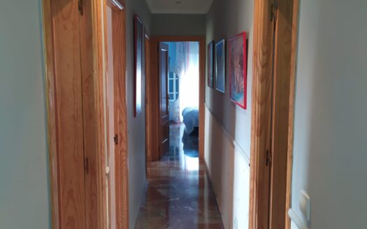 Fantástico piso reciente de 3 habitaciones con parking, piscina, padel y gimnasio