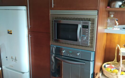 Fantástico piso reciente de 3 habitaciones con parking, piscina, padel y gimnasio