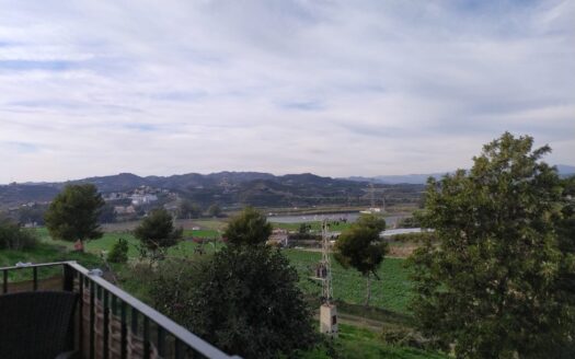 Fantástico piso reciente de 3 habitaciones con parking, piscina, padel y gimnasio