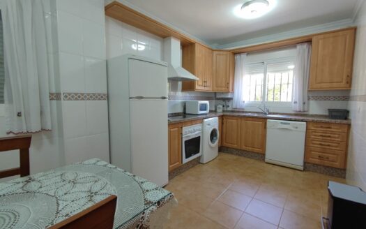 Pareado en primera linea de campo de golf