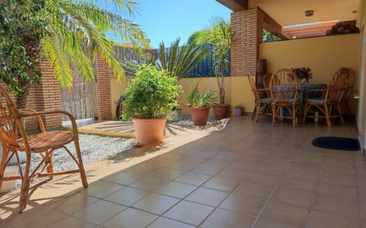 Pareado en primera linea de campo de golf