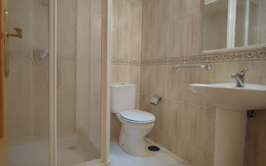 Pareado en primera linea de campo de golf