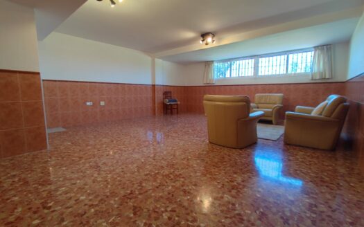 Pareado en primera linea de campo de golf