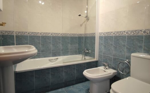 Pareado en primera linea de campo de golf